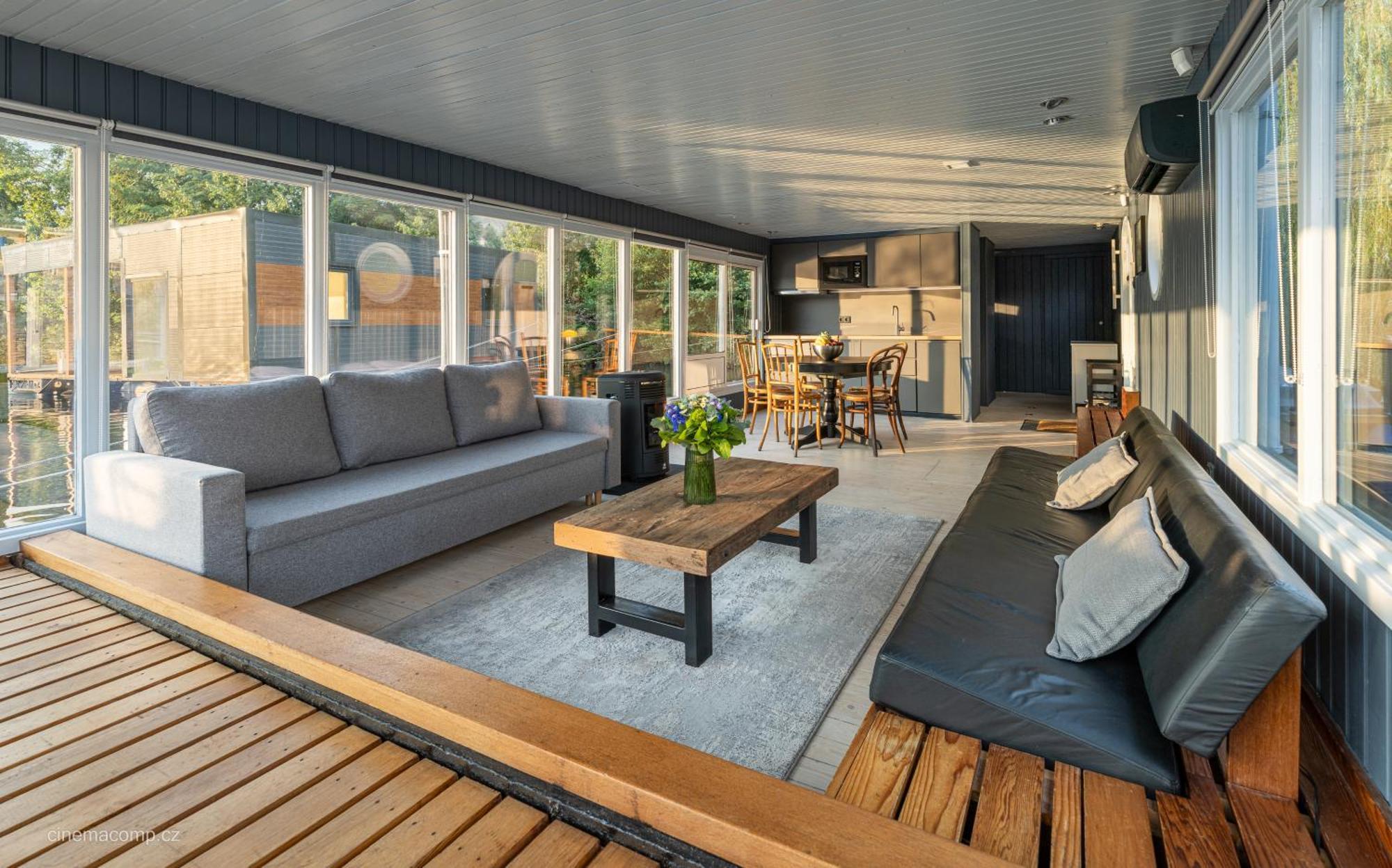 Houseboat - Place In פראג